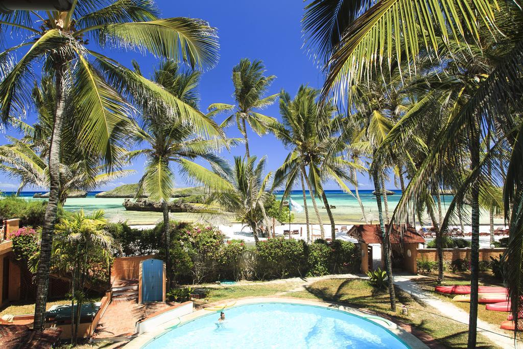 Crystal Bay Resort Watamu Bagian luar foto