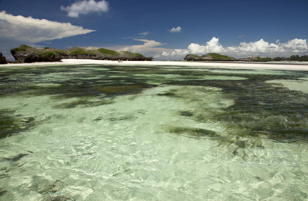 Crystal Bay Resort Watamu Bagian luar foto