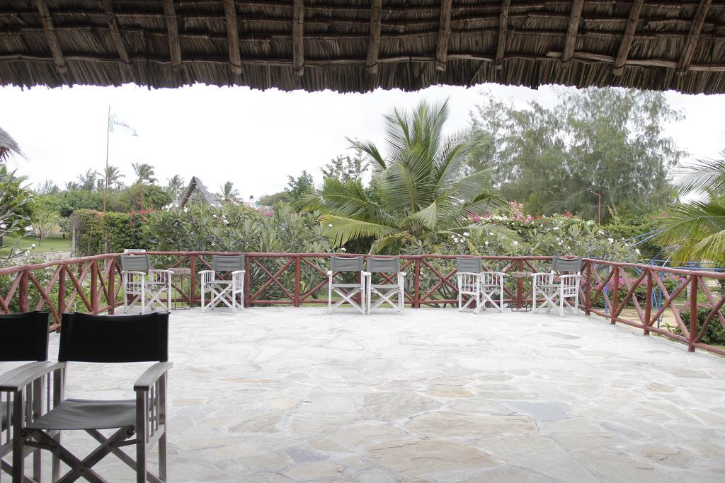 Crystal Bay Resort Watamu Bagian luar foto