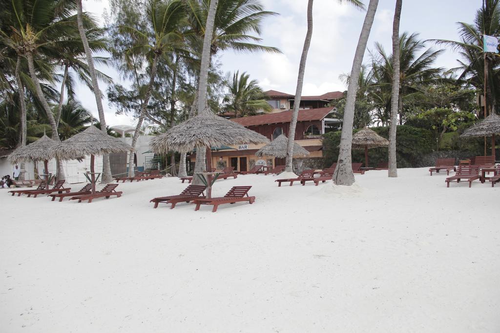 Crystal Bay Resort Watamu Bagian luar foto